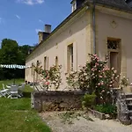 Altehrwuerdiges Mit Pool In Aquitanien Fuer 12 Personen By Interhome Semesterbostad Saint-Aigne