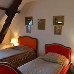 Semesterbostad Altehrwuerdiges Mit Pool In Aquitanien Fuer 12 Personen By Interhome