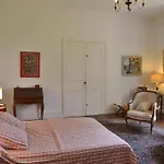 Altehrwuerdiges Mit Pool In Aquitanien Fuer 12 Personen By Interhome *